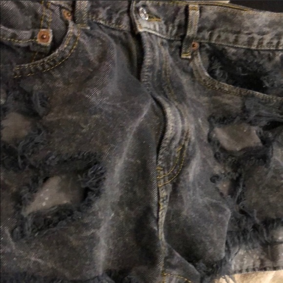 Levi’s 550 Distressed Black Cut Off Shorts! - Picture 8 of 8